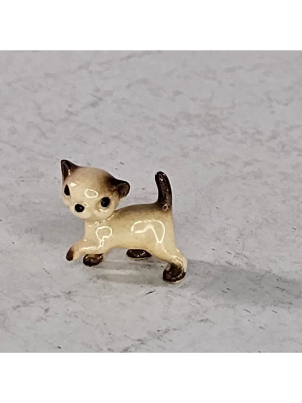 Hagen Renaker Siamese Mini Walking Cat Kitten Miniature Figurine Paw Up